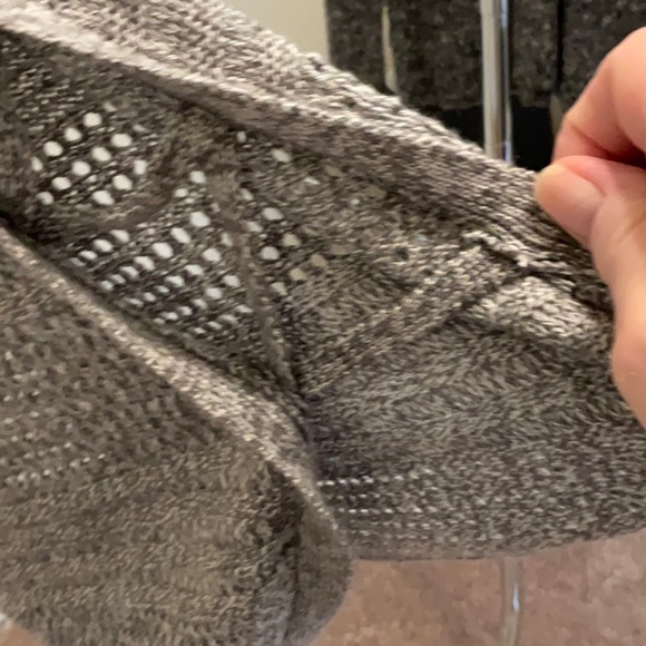 Lon lightweight grey sweater from New York and Company. Never worn. - Picture 5 of 6